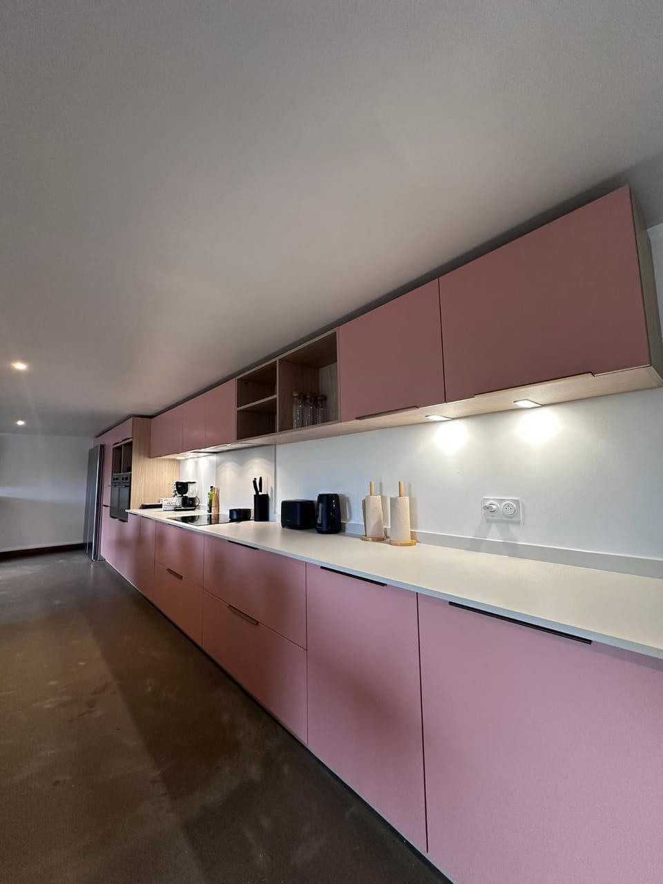 Kitchen or kitchenette, Communal kitchen