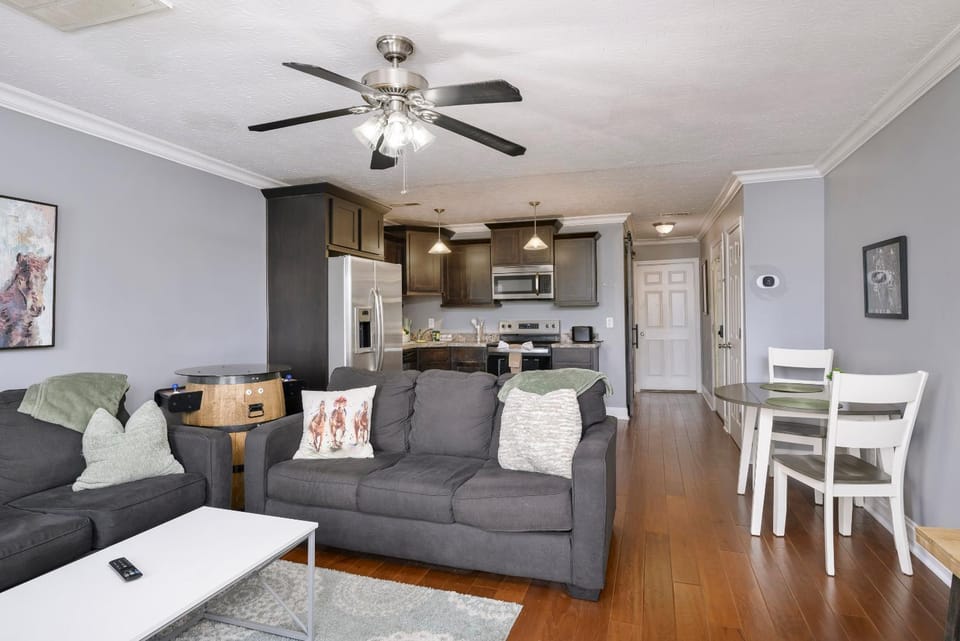 Secretariat Triple Crown Suite Apartment in Jeffersonville