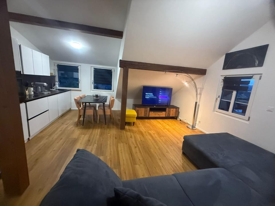 Communal lounge/ TV room, TV and multimedia, Kitchen or kitchenette, Living room, Dining area, Evening entertainment