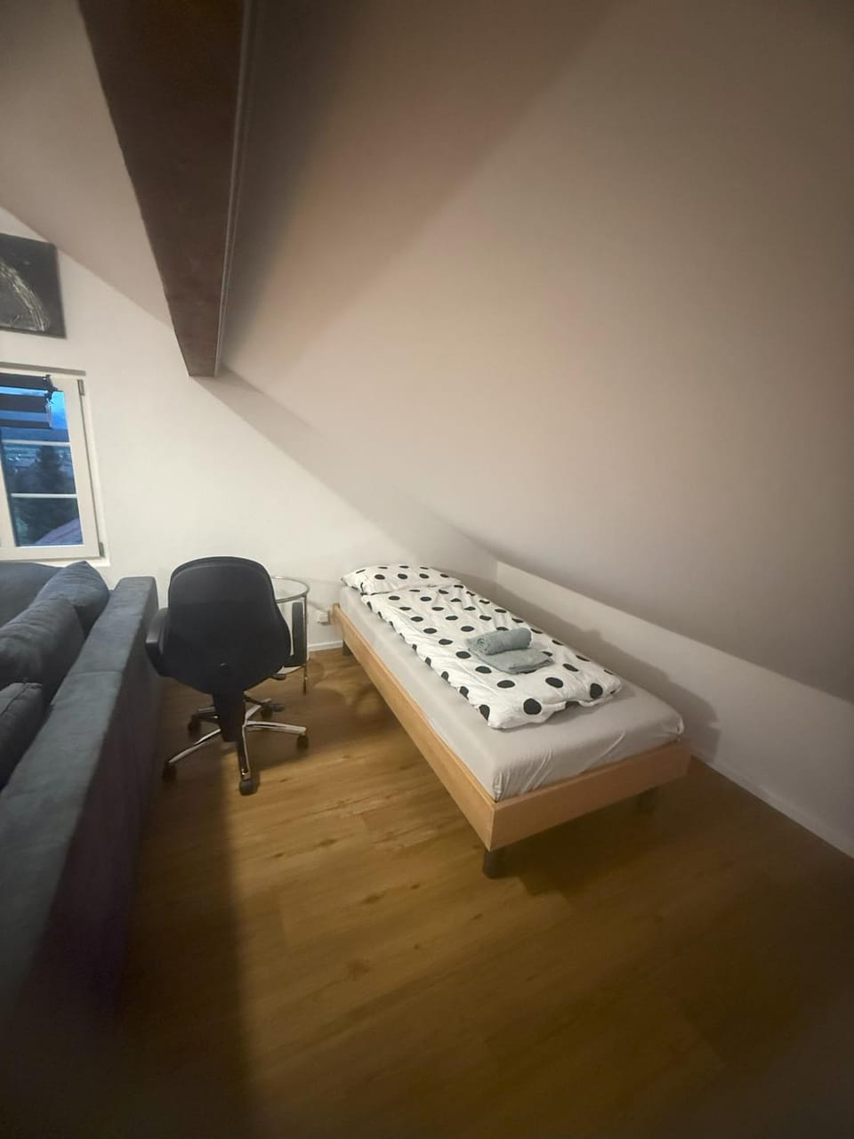 Bed, Living room
