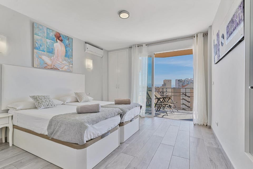 Bed, View (from property/room), Balcony/Terrace, Photo of the whole room, Bedroom, towels
