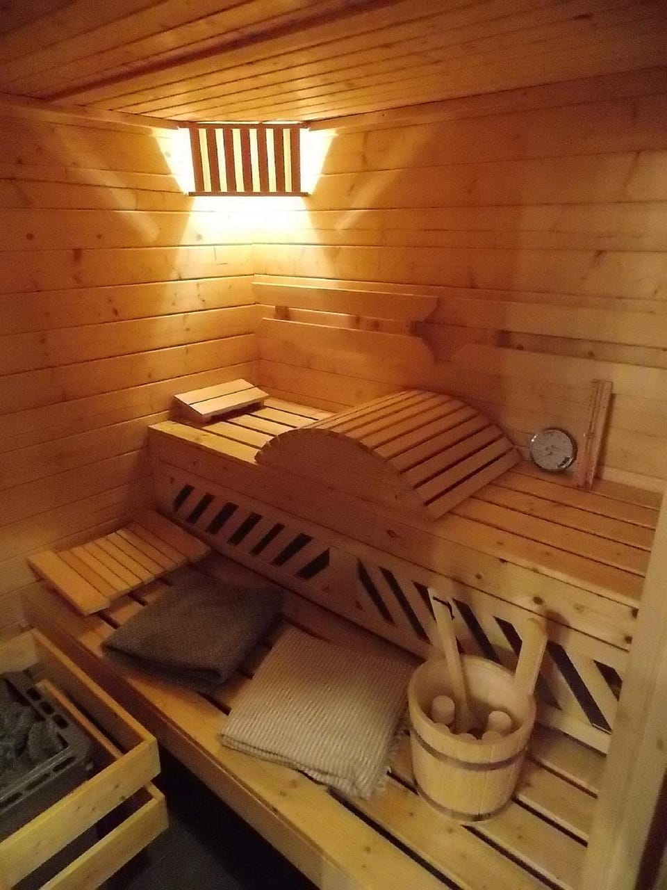 Hot Tub, Sauna, Steam room