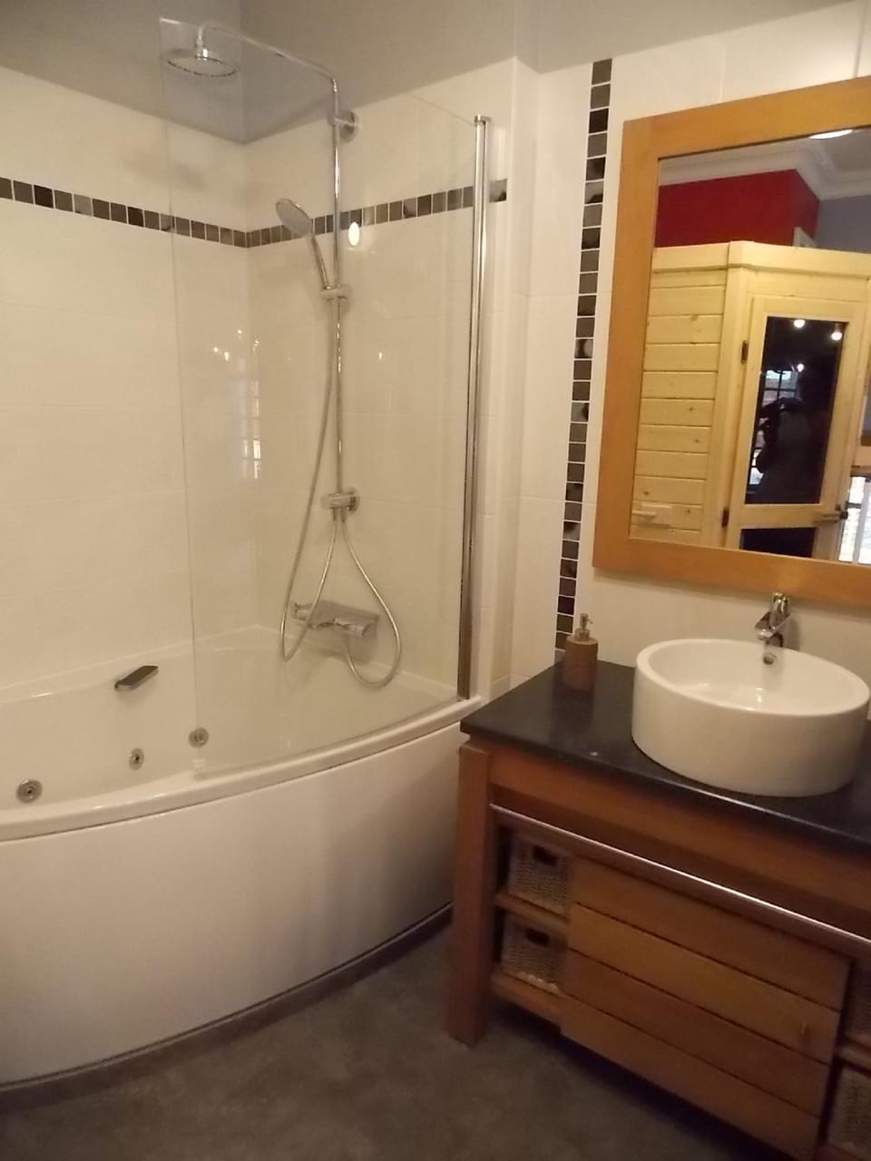 Hot Tub, Sauna
