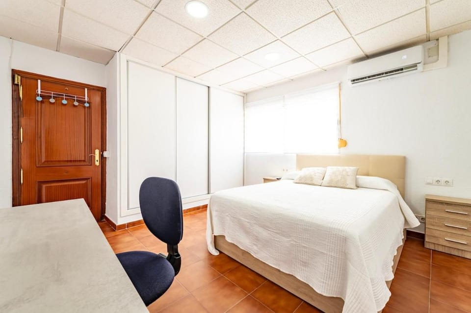 Bed, Photo of the whole room, Bedroom, wardrobe, air conditioner