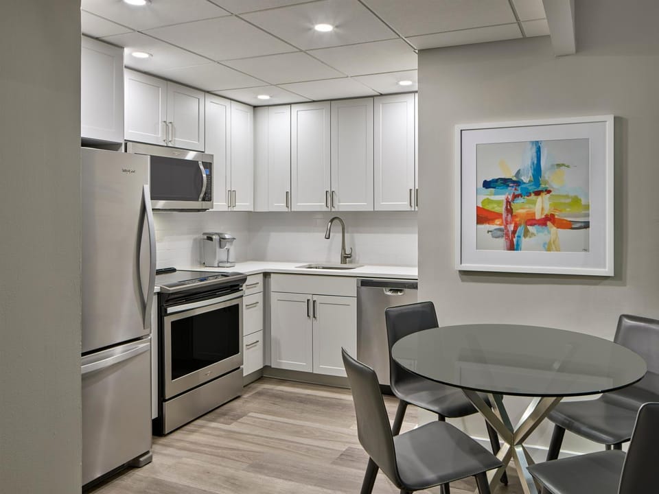 Kitchen or kitchenette, Dining area, dishwasher, oven, stove