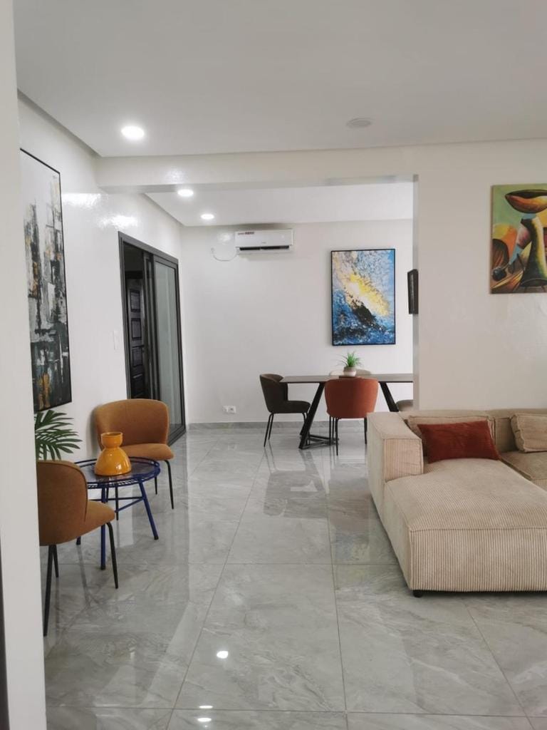Seating area, Dining area