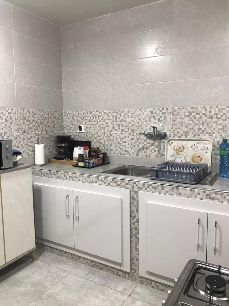 Coffee/tea facilities, stove, toaster