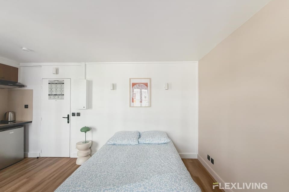 Charming 21m Studio in Paris 20 with shared terrace Apartment in Paris