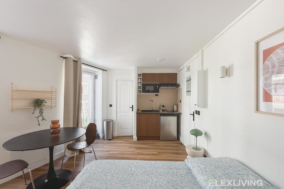 Charming 21m Studio in Paris 20 with shared terrace Apartment in Paris