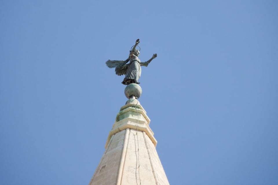 Nearby landmark, Landmark view