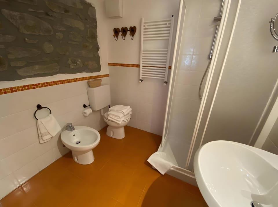 Bathroom, Living room