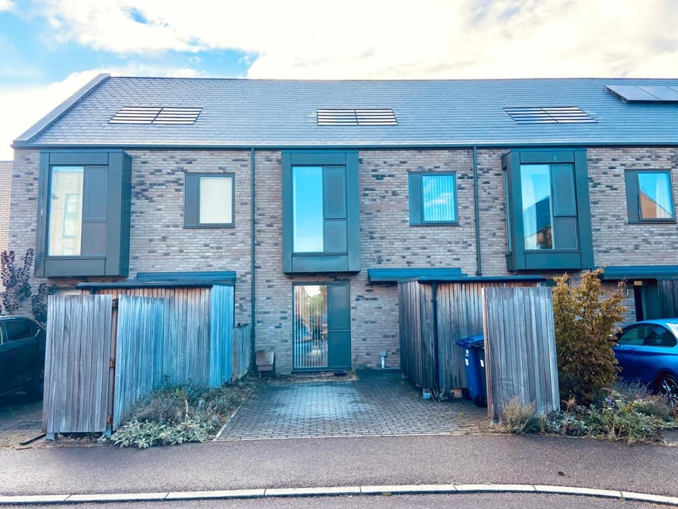 Superb House Sleeps 7 parking in Cambridge House in Cambridge