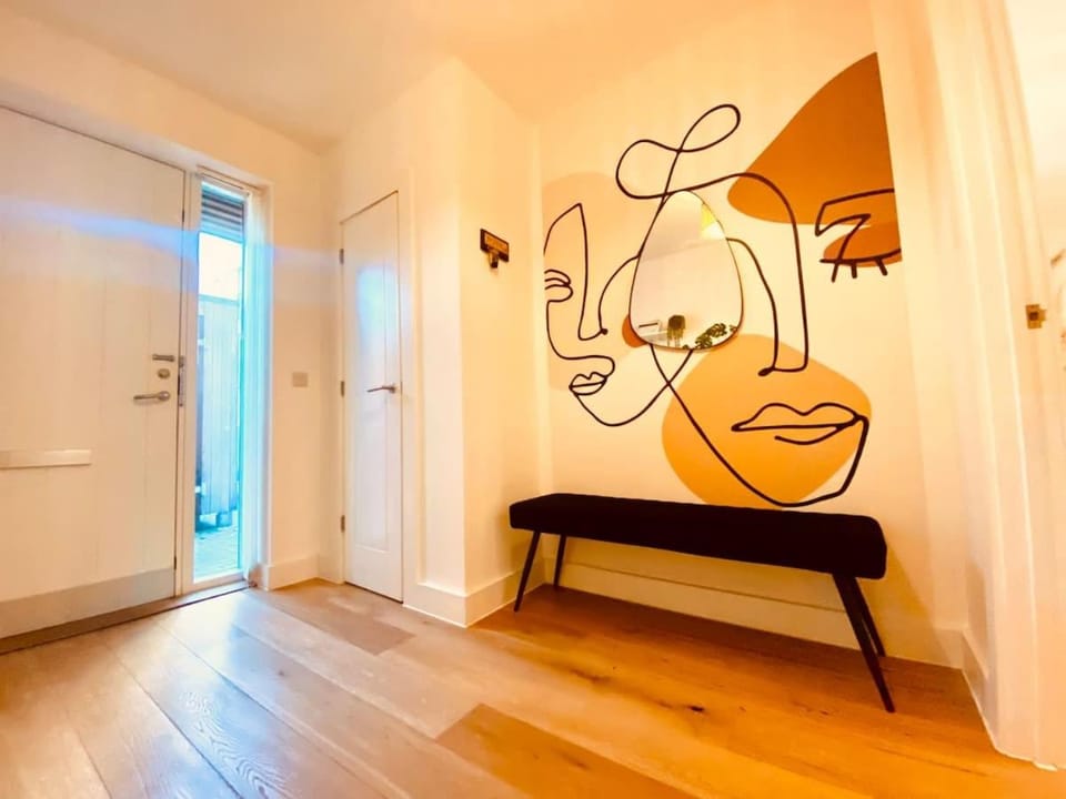 Superb House Sleeps 7 parking in Cambridge House in Cambridge