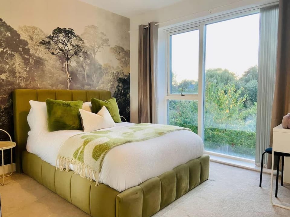 Superb House Sleeps 7 parking in Cambridge House in Cambridge