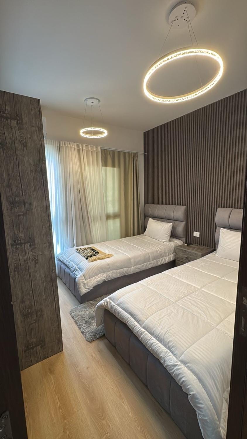 شقة داخل كمبواند Kayan grand haightsرقم هاتف صفر صفر اتنين صفر واحد واحد صفر اتنين اربعه ثلاثه صفر 222 Apartment in Egypt