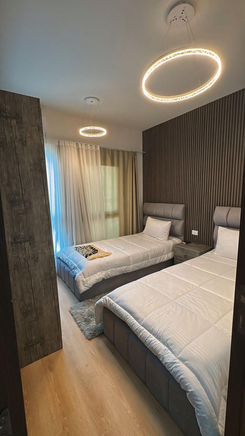 شقة داخل كمبواند Kayan grand haightsرقم هاتف صفر صفر اتنين صفر واحد واحد صفر اتنين اربعه ثلاثه صفر 222 Apartment in Egypt