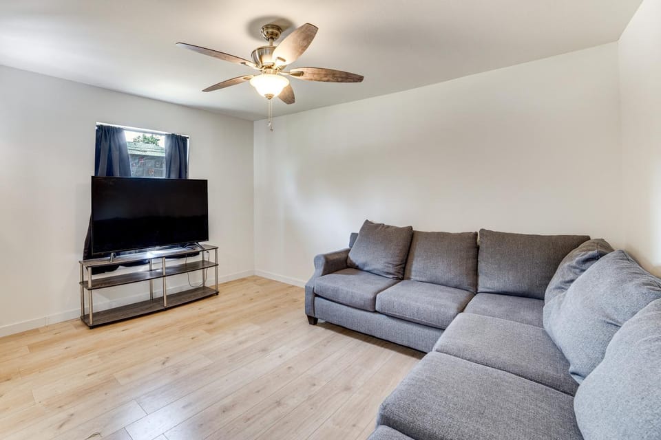 Fenced-In Yard: Home < 5 Mi to Dtwn Dallas! House in Dallas