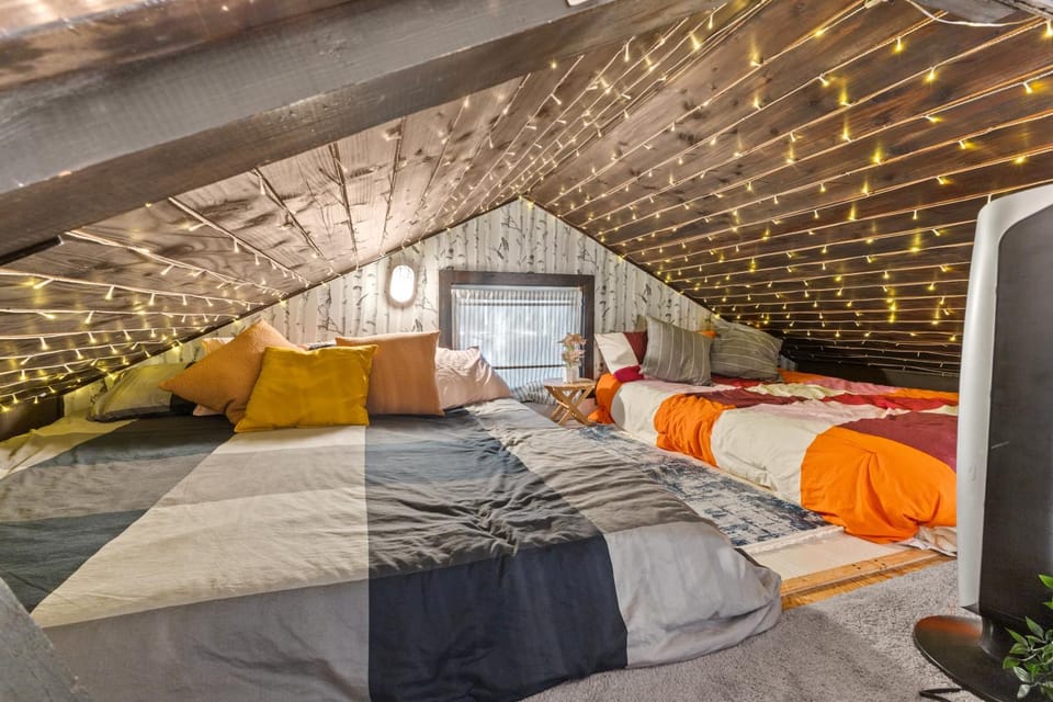 Bed, Bedroom