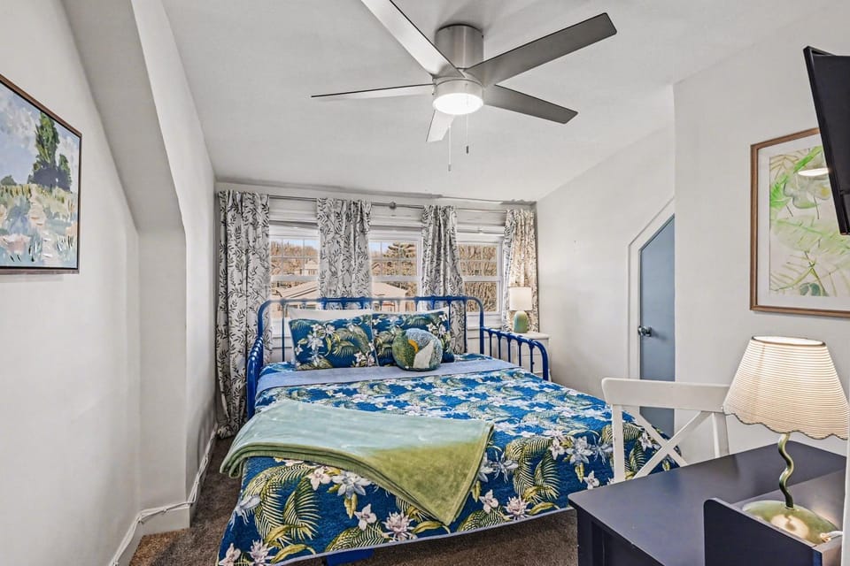 Bed, Bedroom