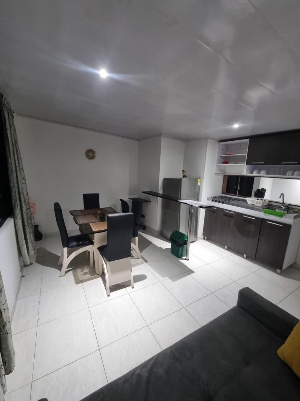 Apto amoblado a 15 min de la Embajada americana Apartment in Bogota