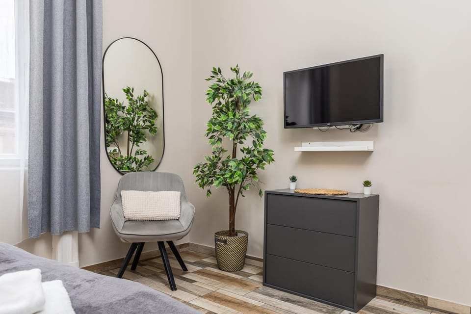 TV and multimedia, Seating area