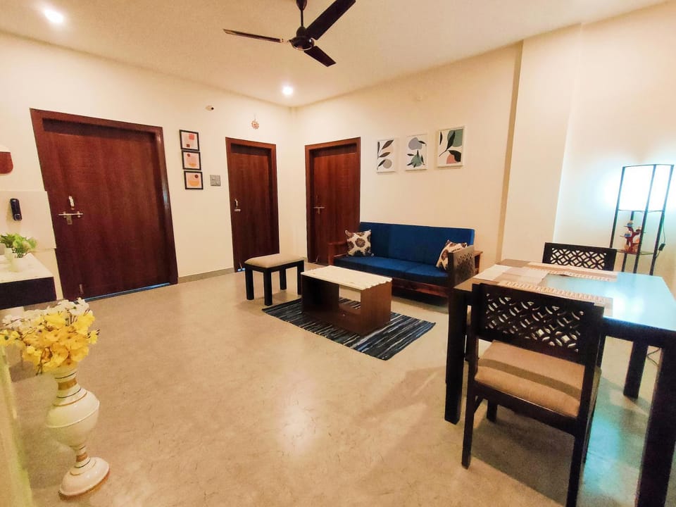 Living room, Dining area