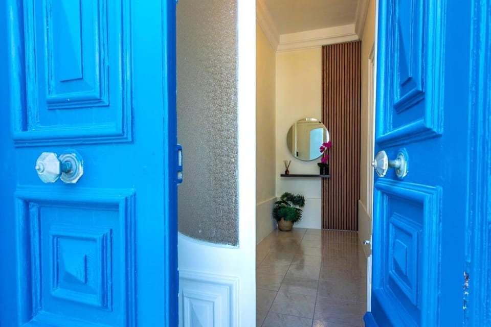 Stay Charles Sliema Home, Cozy, Prime Spot, Near Seafront House in Sliema