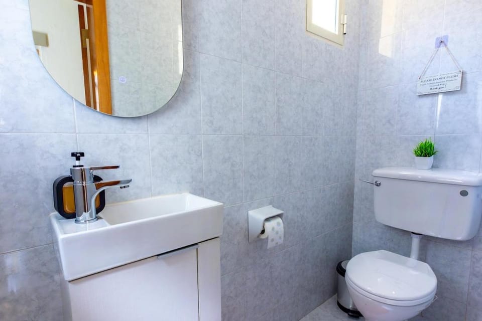 Stay Charles Sliema Home, Cozy, Prime Spot, Near Seafront House in Sliema