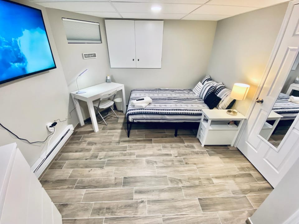 Bright, Stylish and Comfy Luxury Room With Workspace! Vacation rental in Paterson