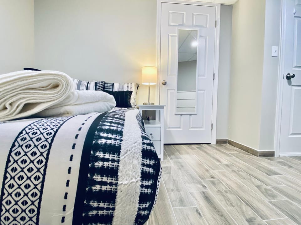 Bright, Stylish and Comfy Luxury Room With Workspace! Vacation rental in Paterson