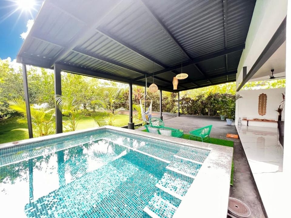 Hot Tub, Swimming pool