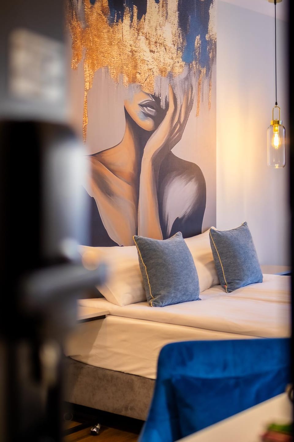 Bed, Photo of the whole room, Decorative detail, Bedroom