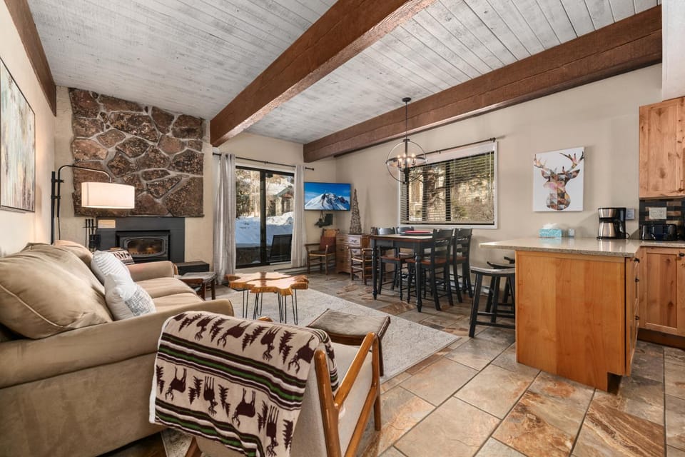 Storm Meadows Club C220, Steps from the Slopes, Fireplace, Club Amenities House in Steamboat Springs