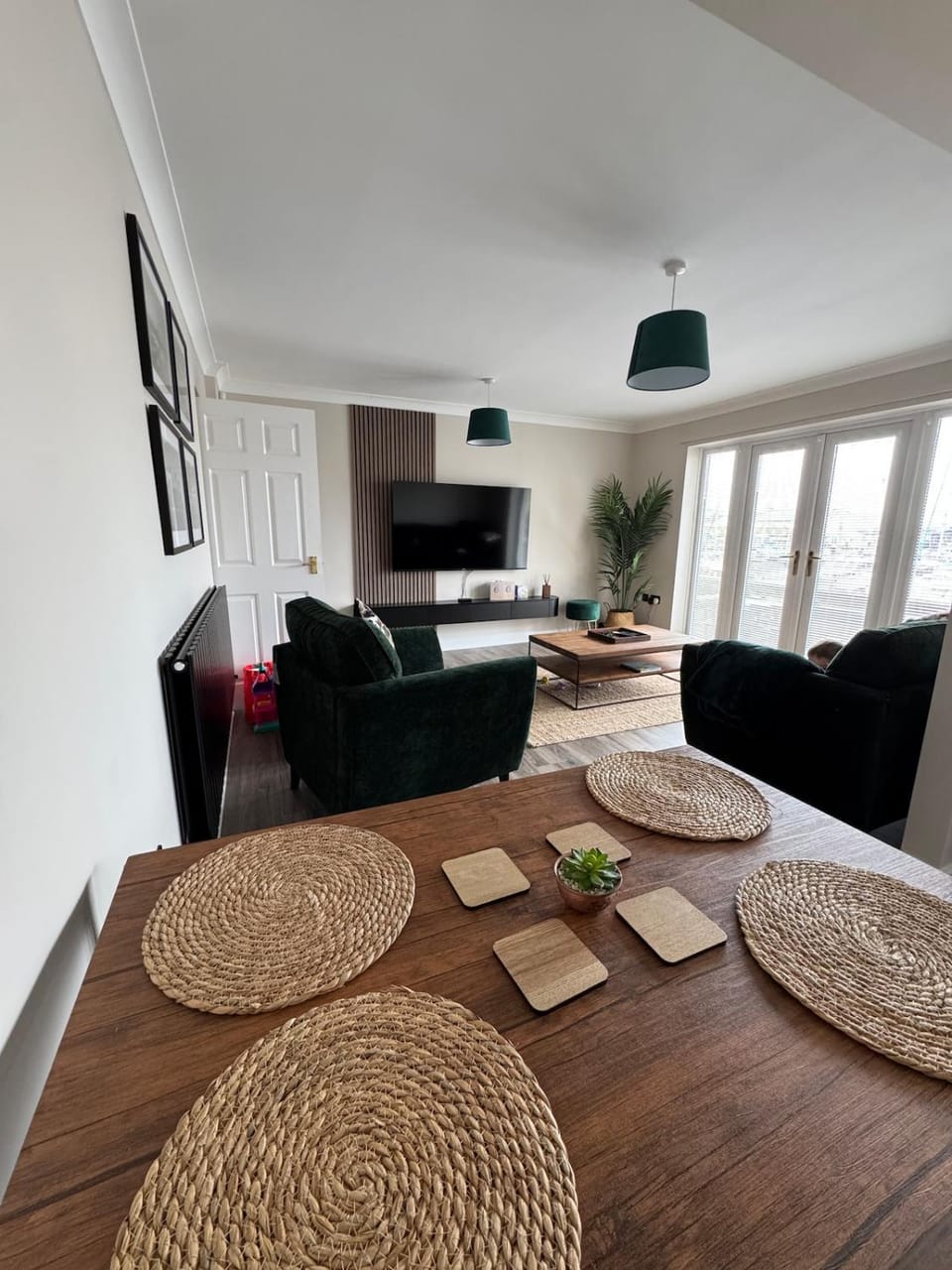 Living room, Dining area