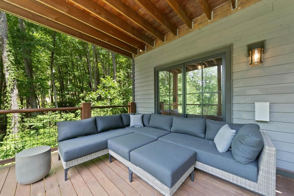 Boulder Springs Lodge at Eagles Nest House in Beech Mountain
