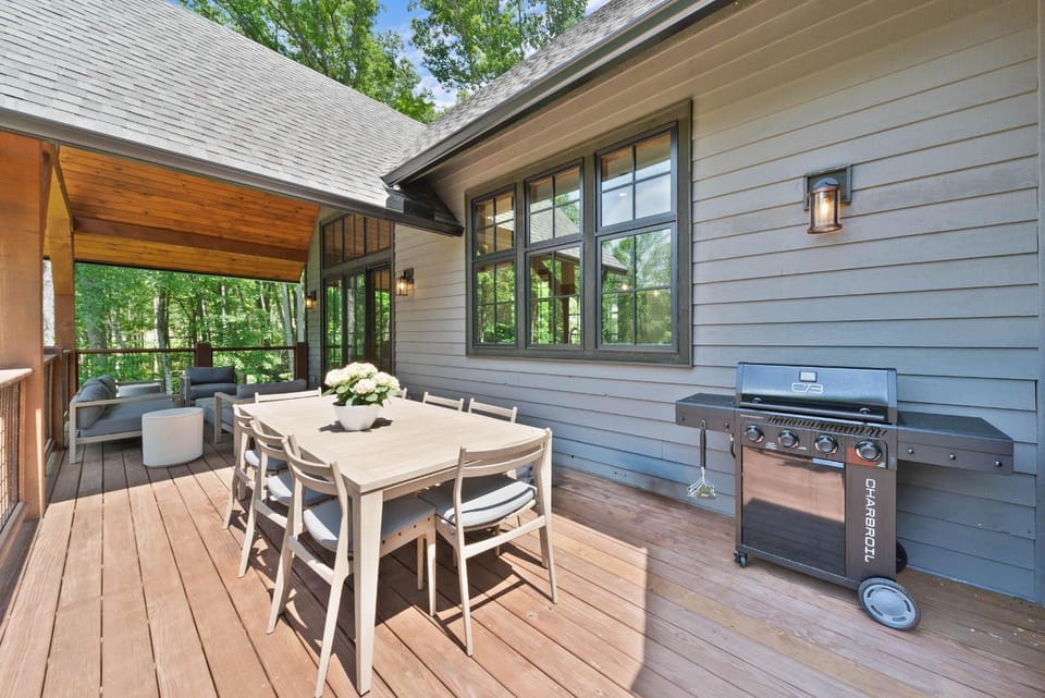 Boulder Springs Lodge at Eagles Nest House in Beech Mountain
