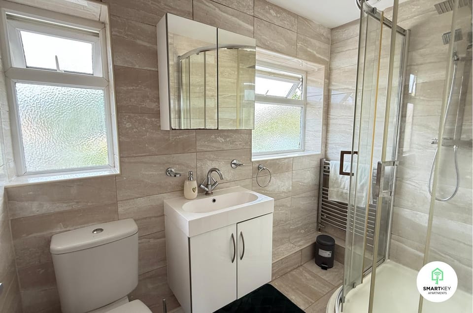 Shower, Toilet, Bathroom