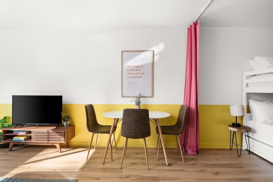 TV and multimedia, Living room, Seating area