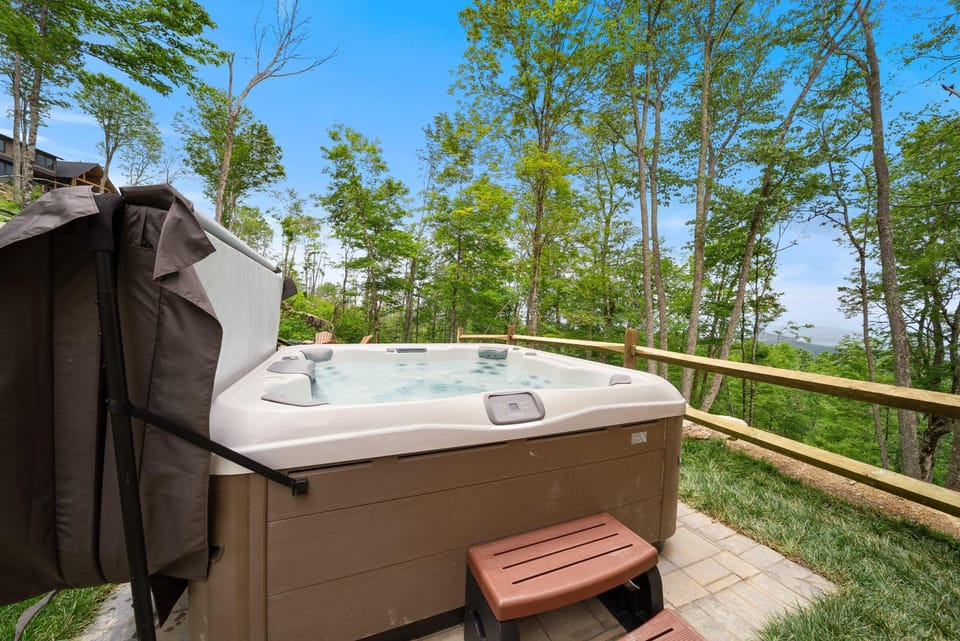 Song on the Mountain at Eagles Nest House in Beech Mountain