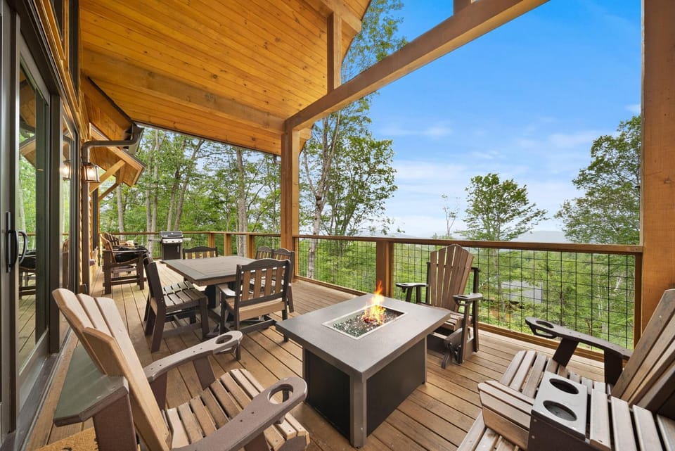 Song on the Mountain at Eagles Nest House in Beech Mountain