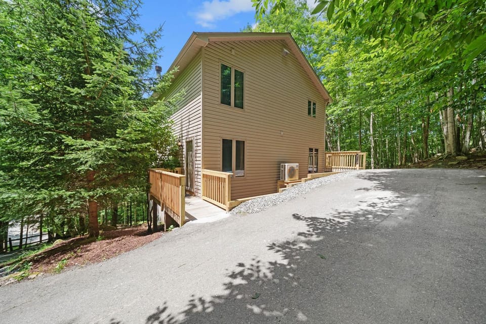 The Golden Retreat House in Beech Mountain