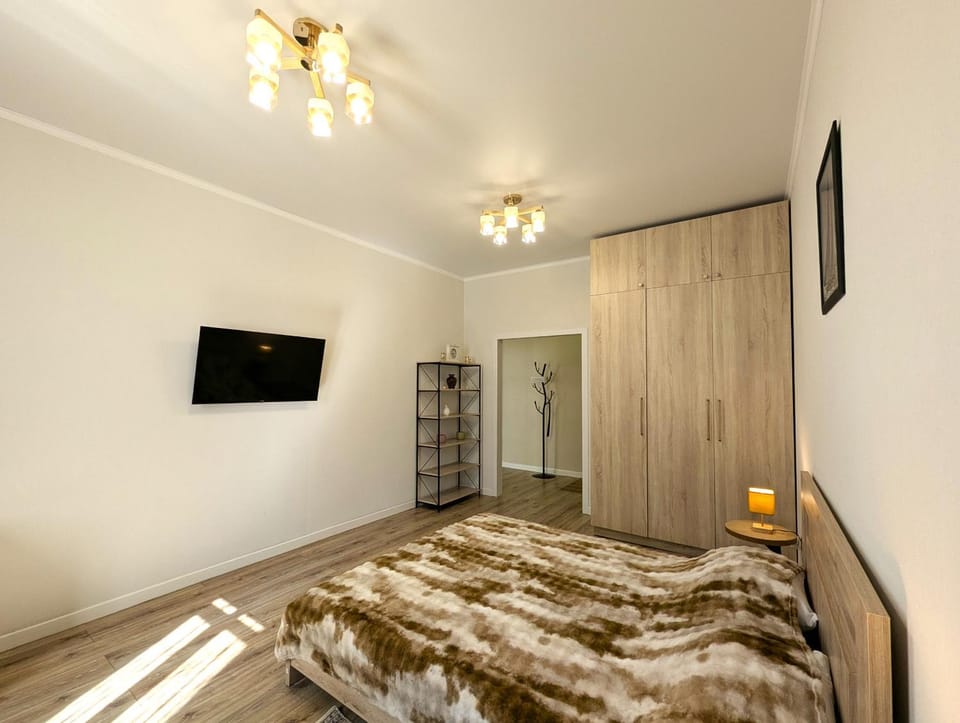 Bed, TV and multimedia, Photo of the whole room, Bedroom, wardrobe