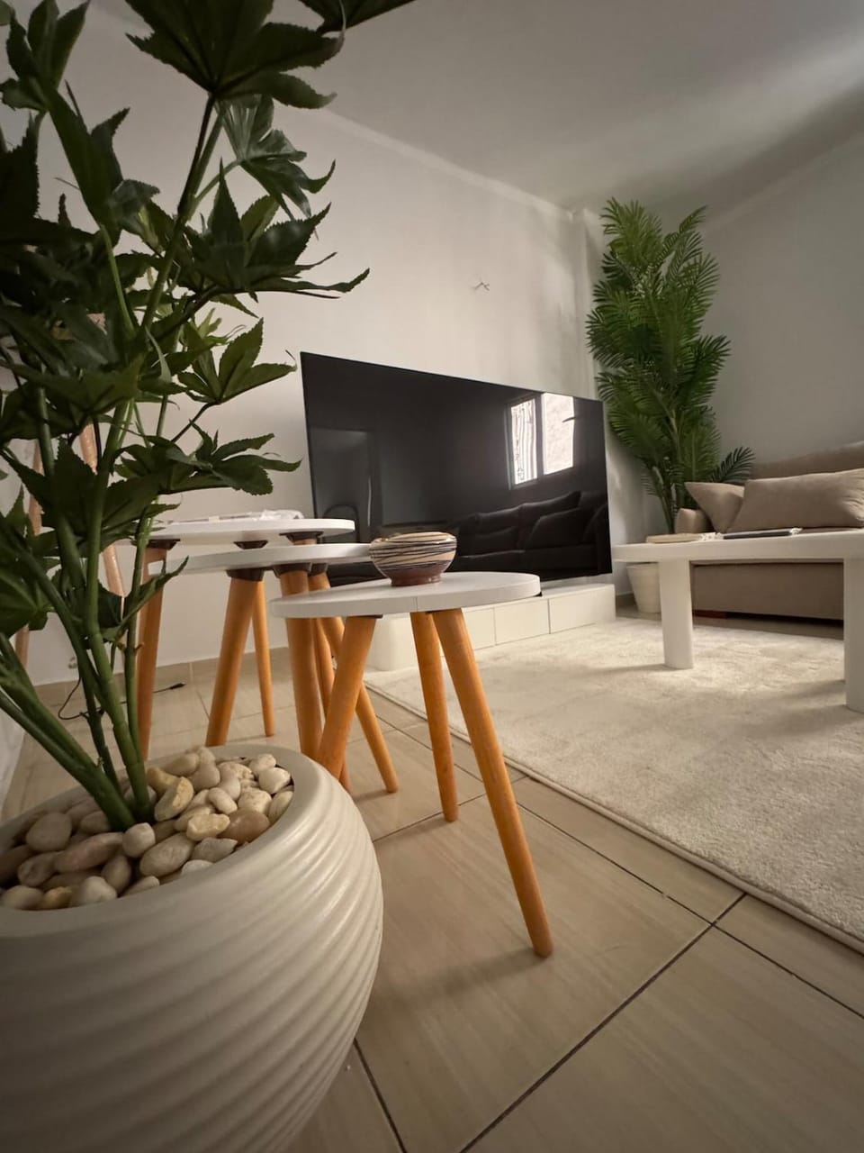 شقه فندقيه خلف نادي الصيد و جامعه الدول تطل علي ميدان بمنطقه راقيه عائلات فقط Apartment in Egypt
