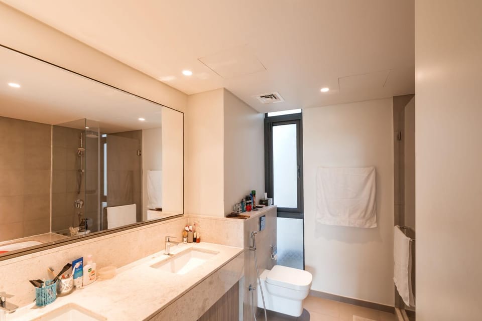 Private room in a luxury villa at Dubai hills Vacation rental in Dubai