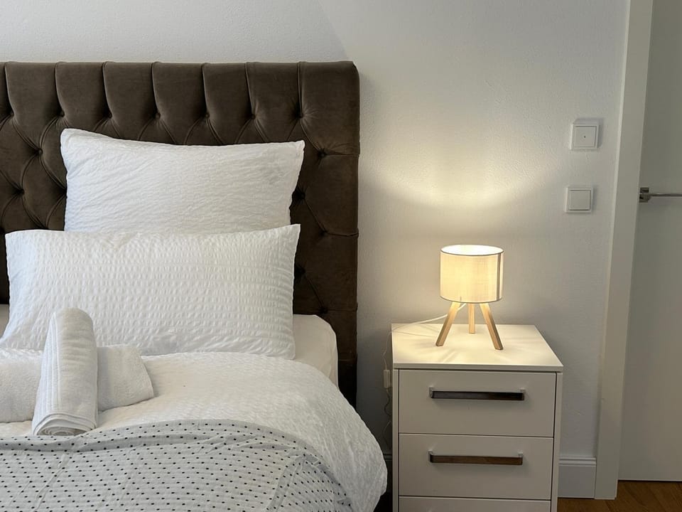 Bed, Bedroom