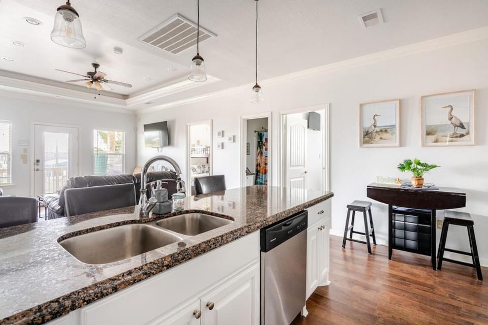 Welcome To Sarenity a 3Bd 2Bth that's Pet Friendly House in Bolivar Peninsula