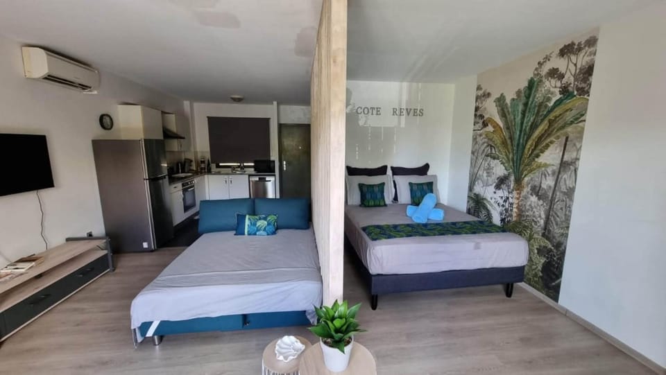 Bed, Living room, Photo of the whole room