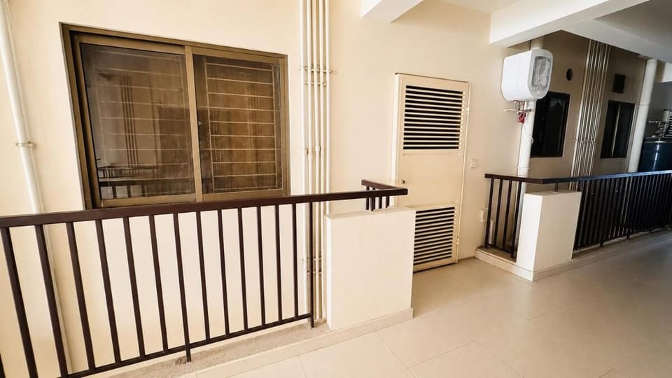 Secure 2BR Near Karachi Airport WiFi Apartment in Karachi