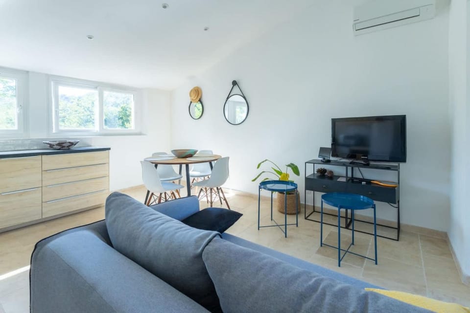 Appartement sur Domaine Aix - Piscine Tennis - Mozart Apartment in Aix-en-Provence