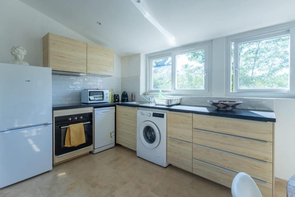 Appartement sur Domaine Aix - Piscine Tennis - Mozart Apartment in Aix-en-Provence